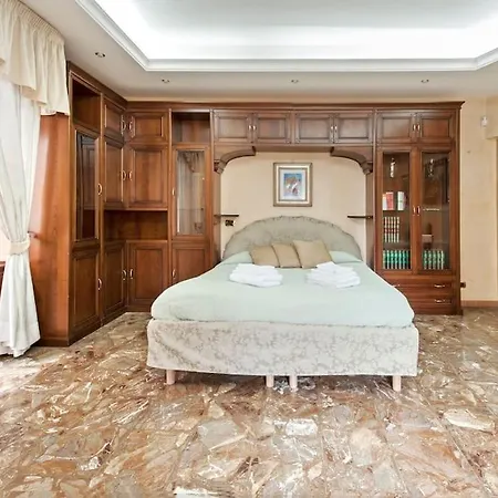 Apartment Domus Patrizia Romana 6 Persone