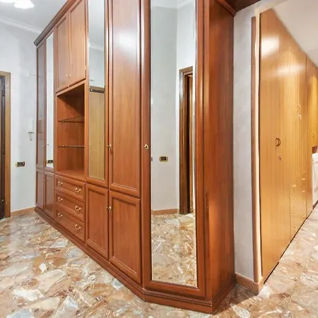 Apartment Domus Patrizia Romana 6 Persone