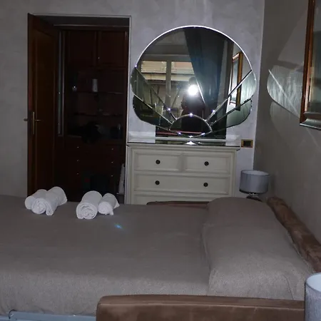 Apartment Domus Patrizia Romana 6 Persone Rome
